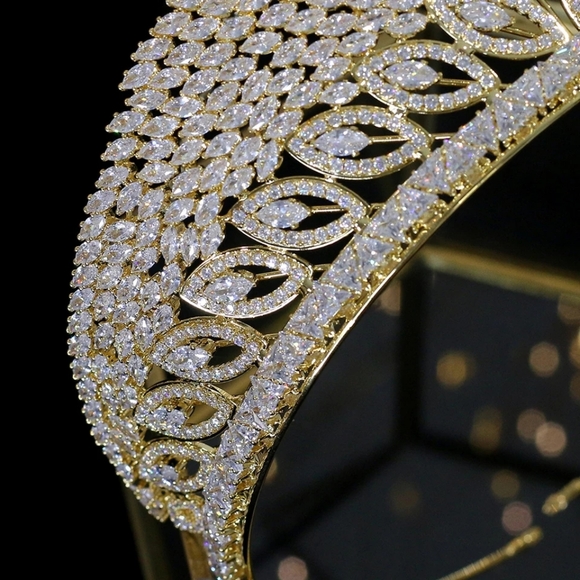 Swarovski crystals crown tiara - Picture 2 of 4